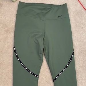 Nike leggings